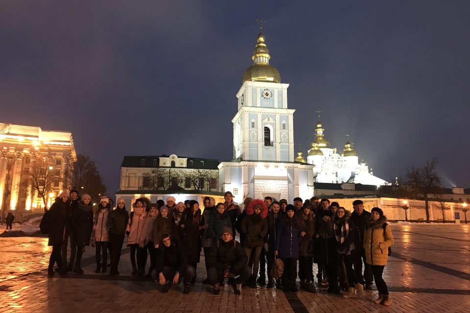 Біля Михайлівського собору