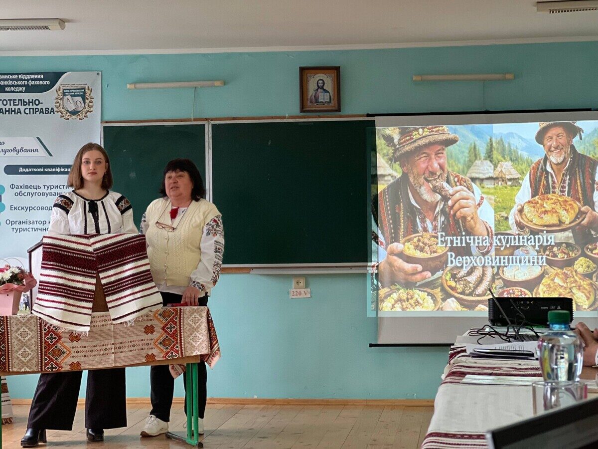 photo_5364032605449296709_w