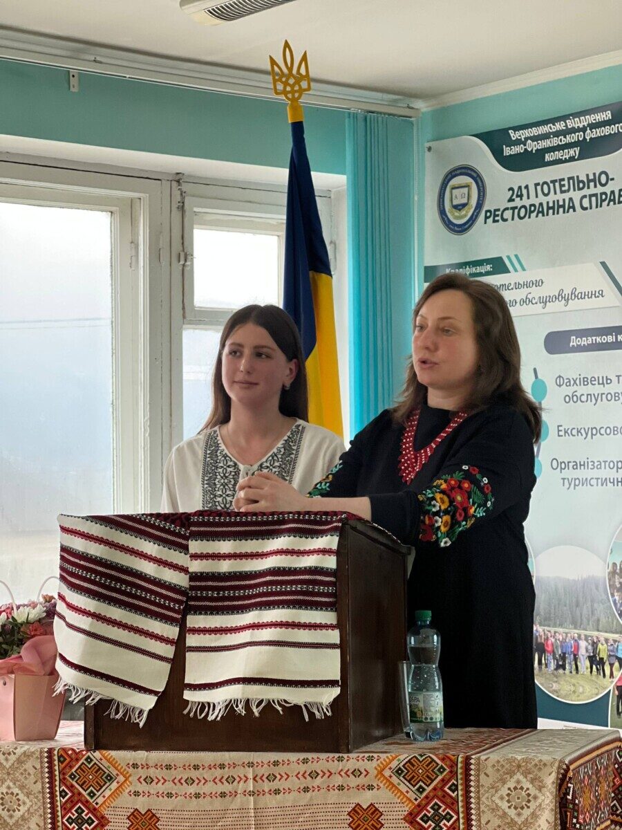 photo_5364032605449296755_w